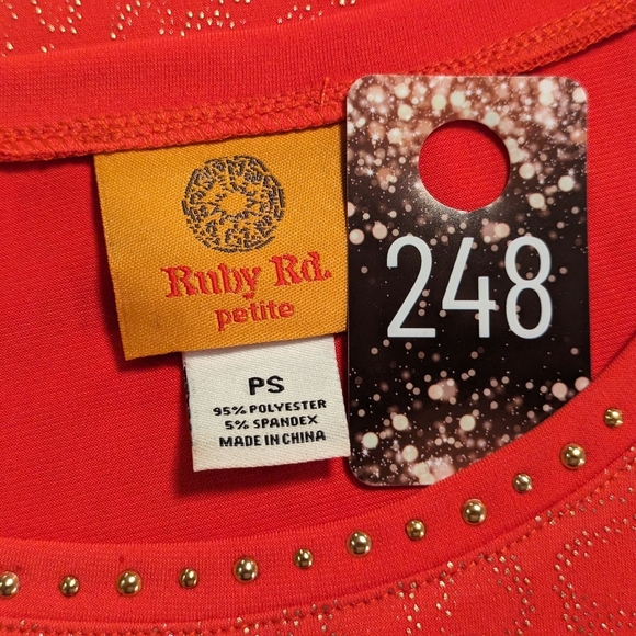 5/$25. Ruby Rd Top - Picture 5 of 5